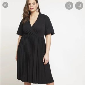 Elloqui cross front pleated dress
